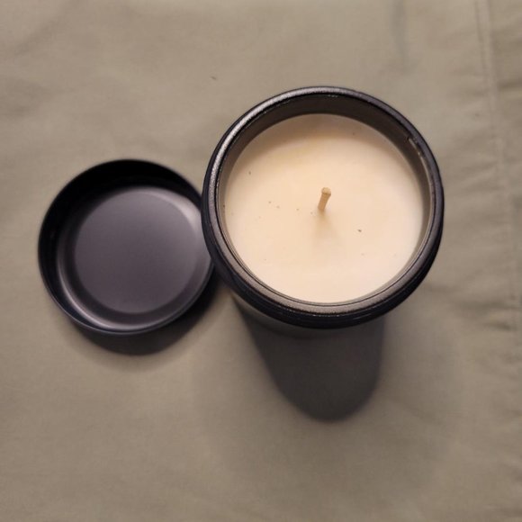 NEW- The Urban Candle Company. Wax & Wit Candles for MEN-KENTUCKY BOURBON -NEW - Picture 3 of 5